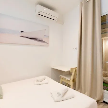 Hut * Oasis With Private Patio 10 Min To Palais & Beaches * Pet Friendly *