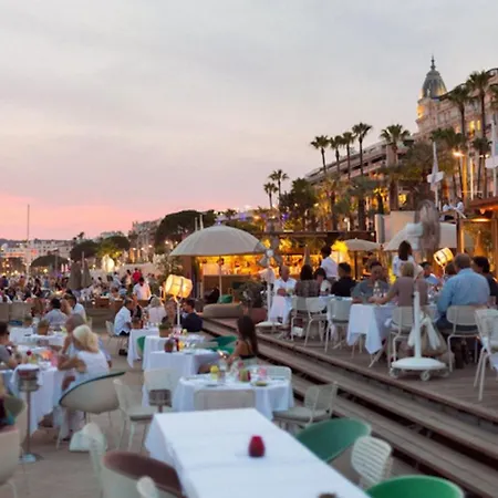 Apartment Hut * Oasis With Private Patio 10 Min To Palais & Beaches * Pet Friendly Cannes